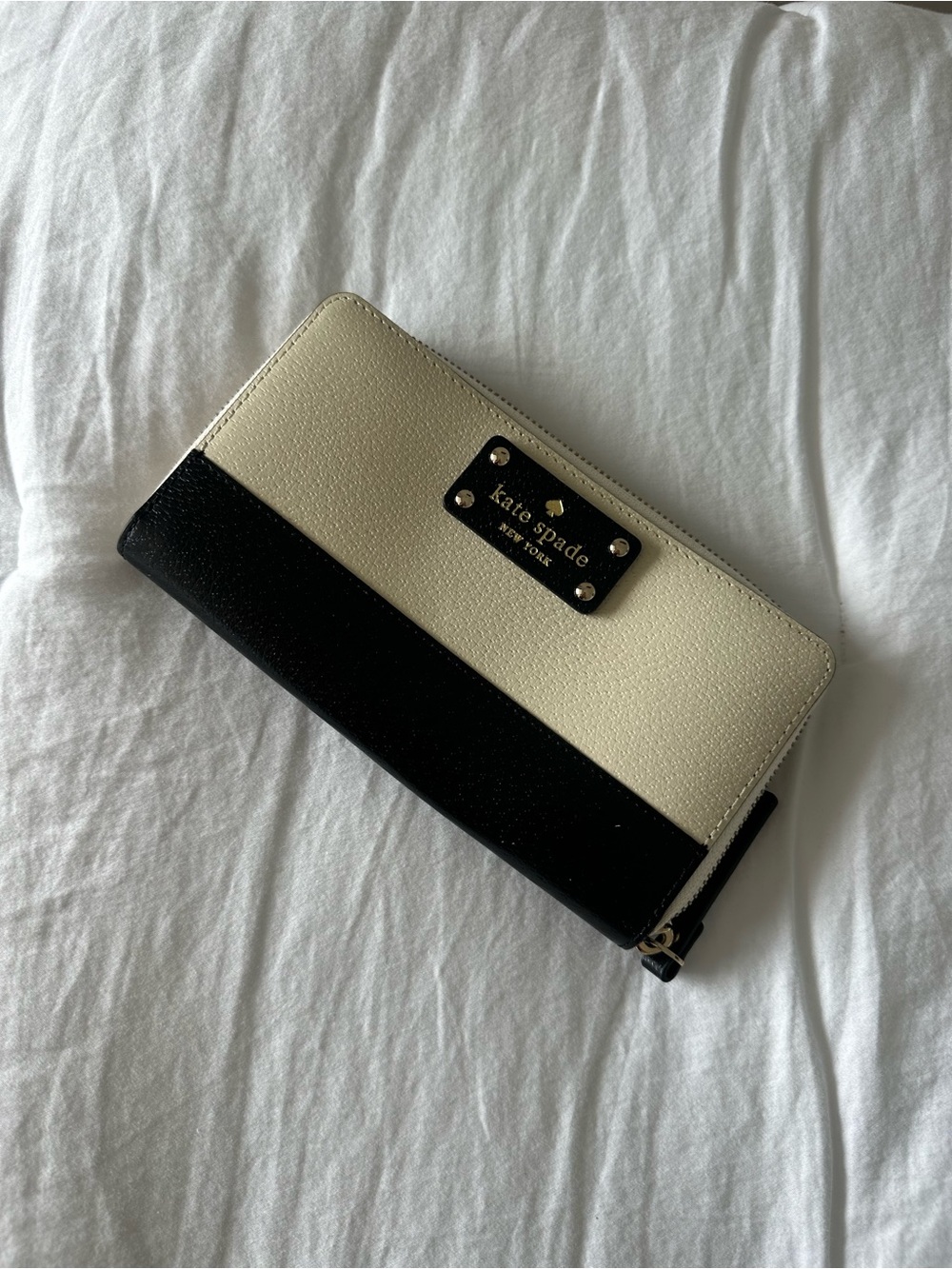 kate spade Black and Cream Zip-Around Wallet